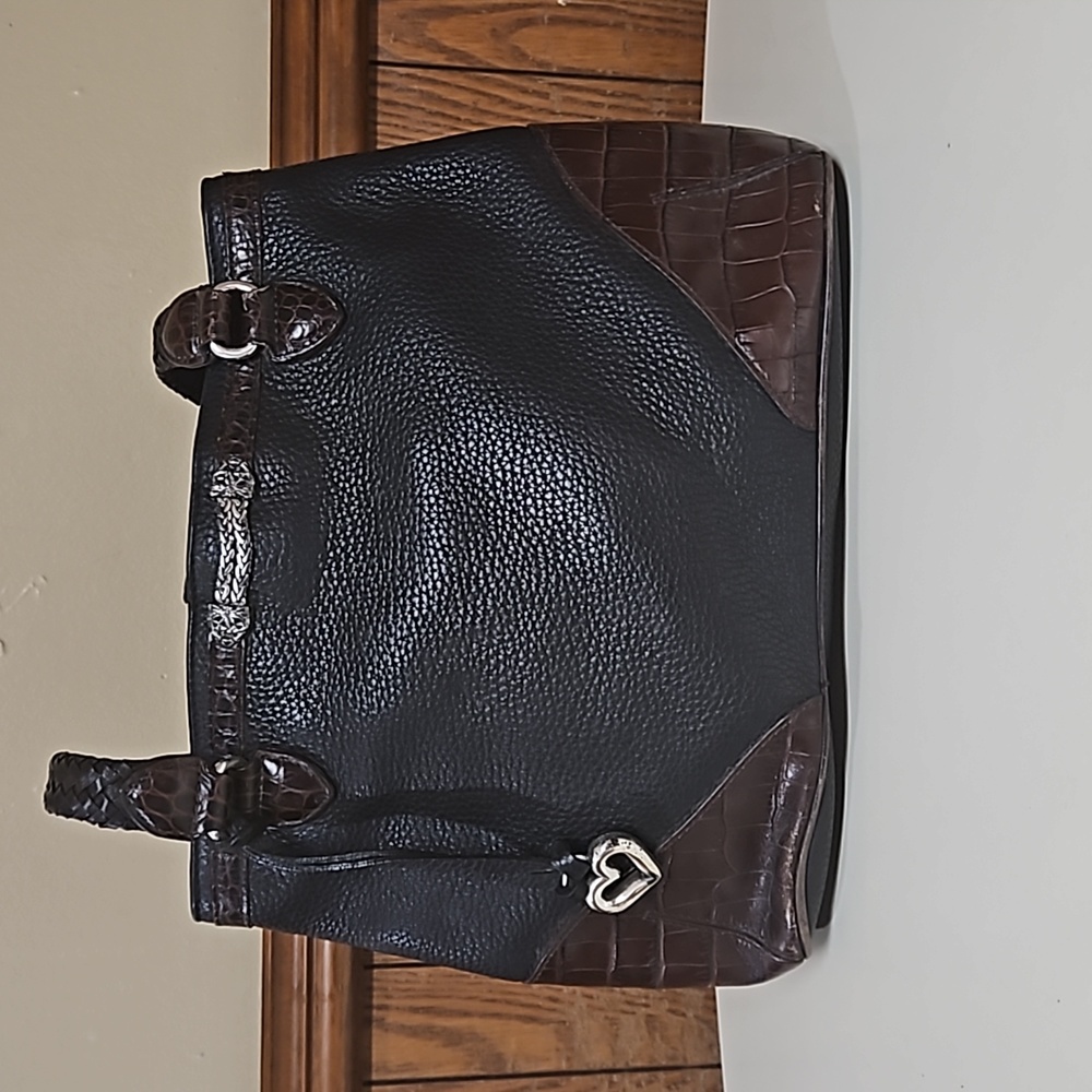 Brighton Vintage Leather Shoulder Bag - Picture 3 of 17